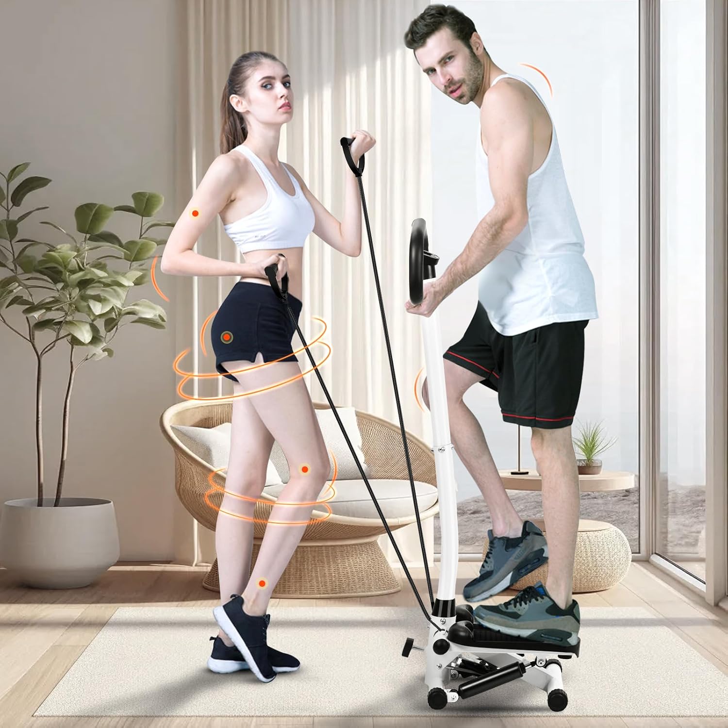 Autera PowerBar utilisée par un homme et une femme pour renforcer bras, épaules et tronc dans un environnement moderne.