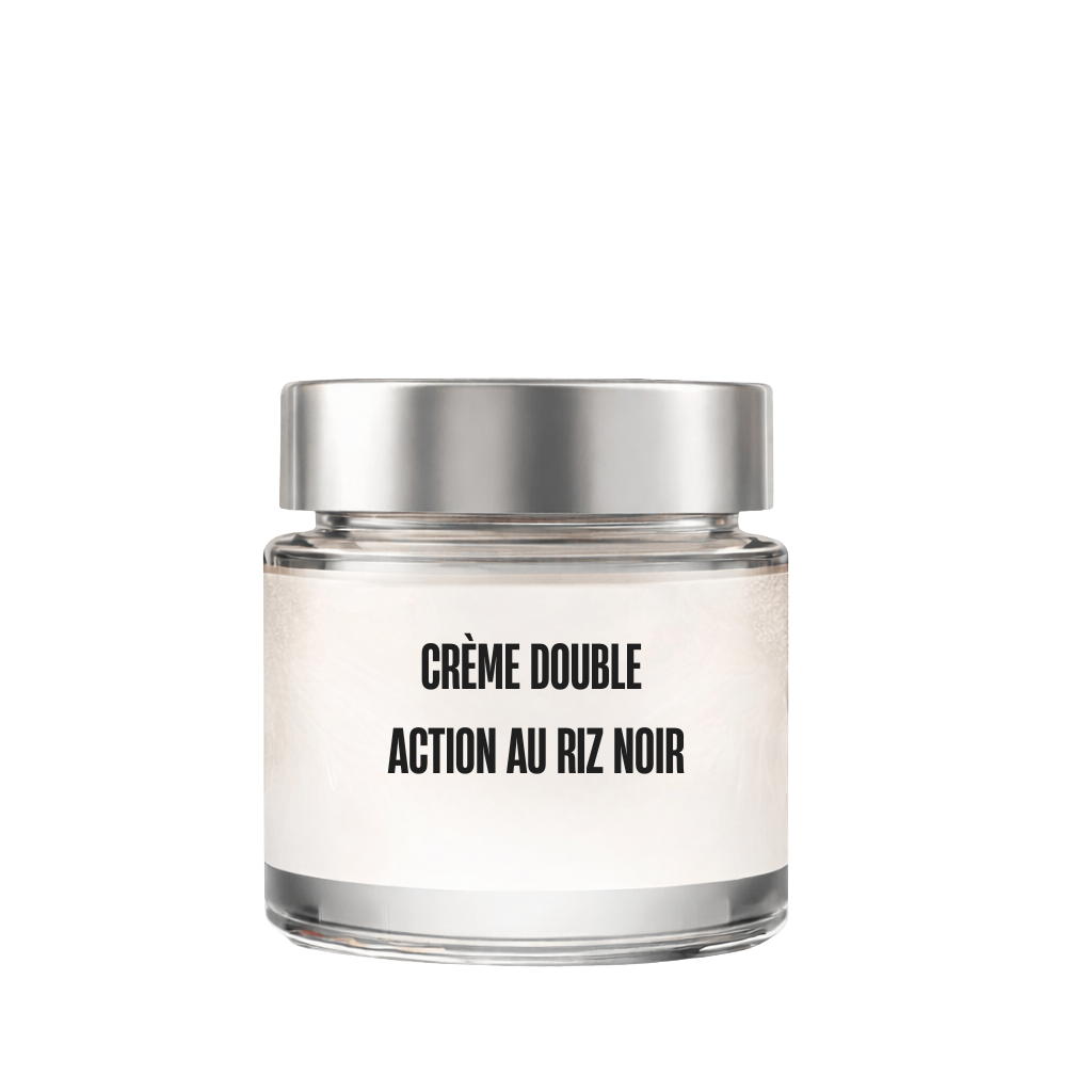 Crème double action au riz noir dans un pot élégant pour une peau éclatante et bien entretenue.