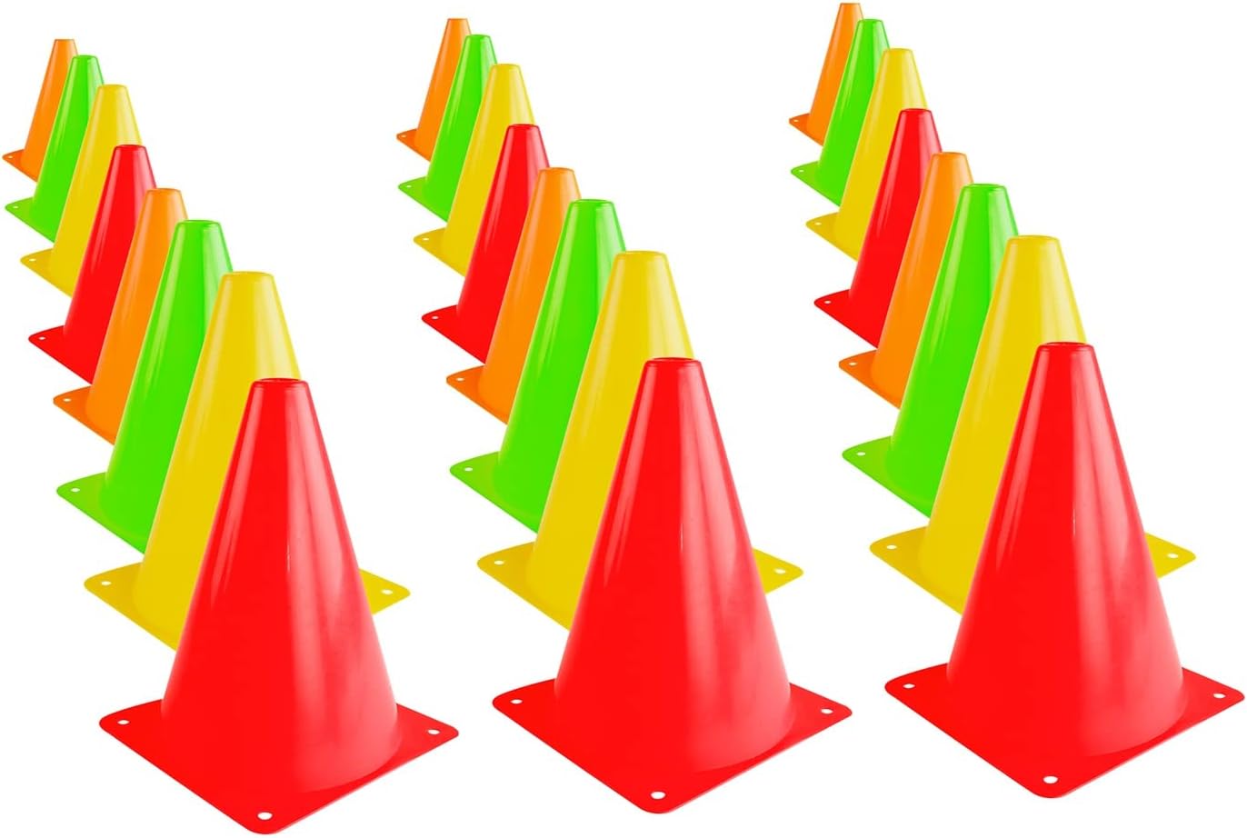 Ensemble de cônes de signalisation colorés rouge, jaune, vert, parfaits pour les activités sportives ou de formation.